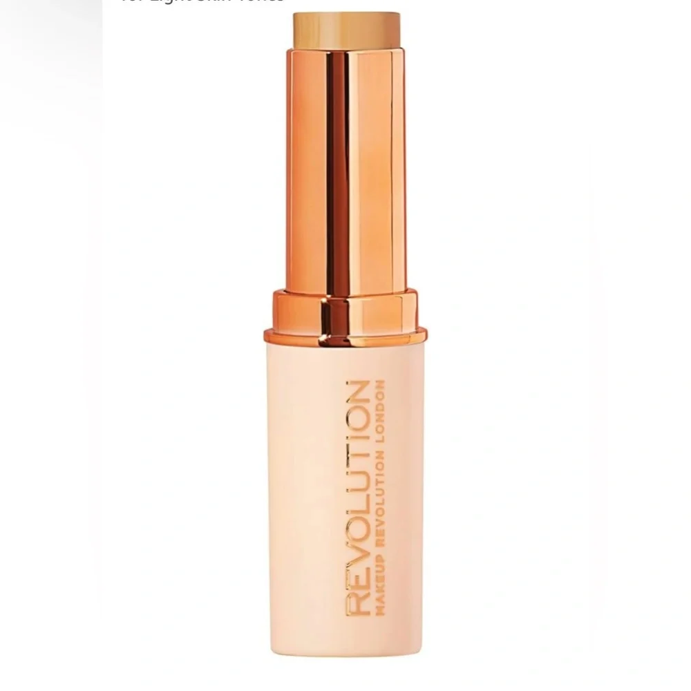 Makeup Revolution Concealer in Cream F5